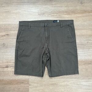 Dark Olive Green Volcom Casual Chino Shorts Men’s Size 40 Inseam 9in
